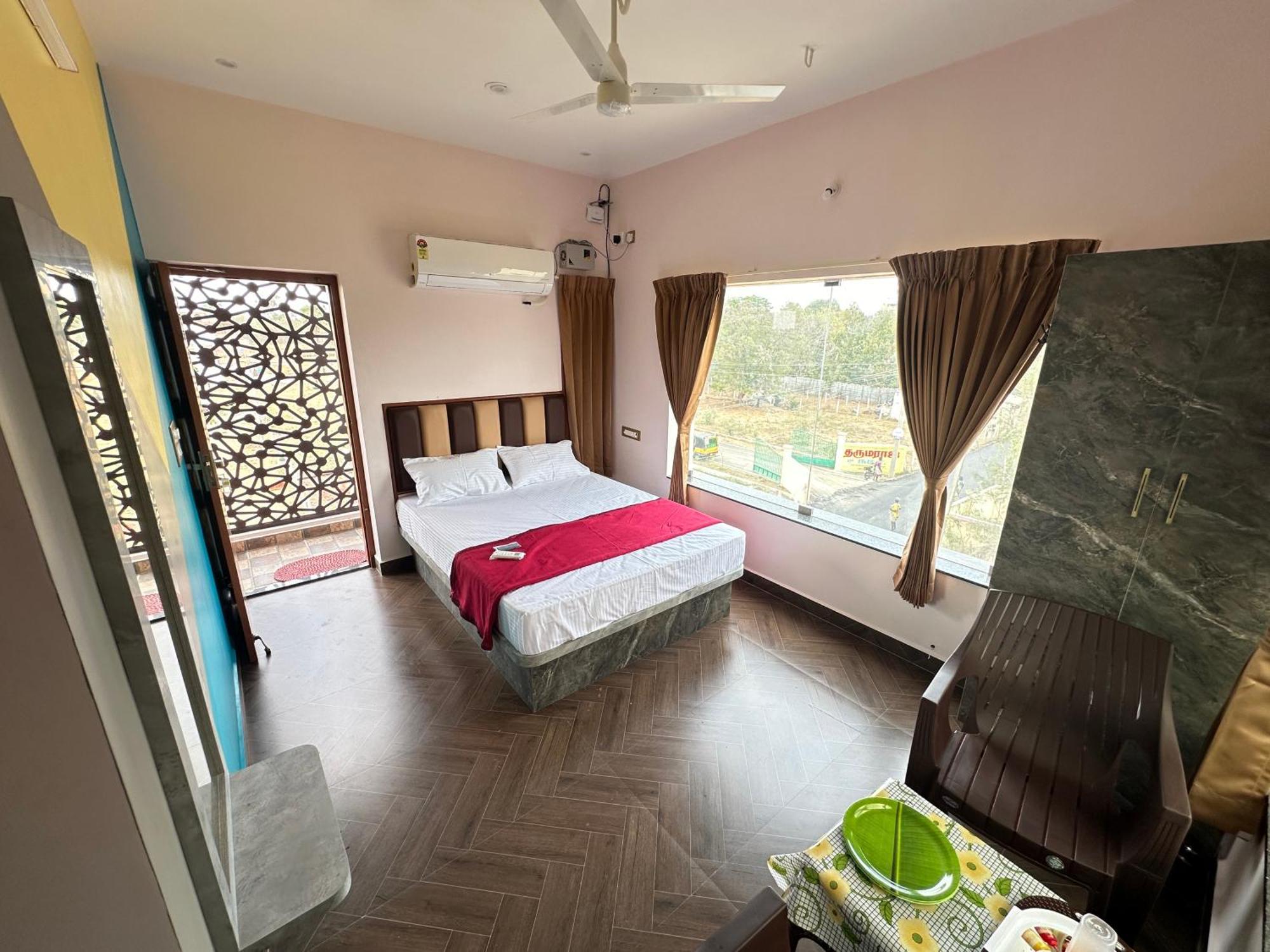 Om Lingeswaran Home Stay Tiruvannāmalai 외부 사진