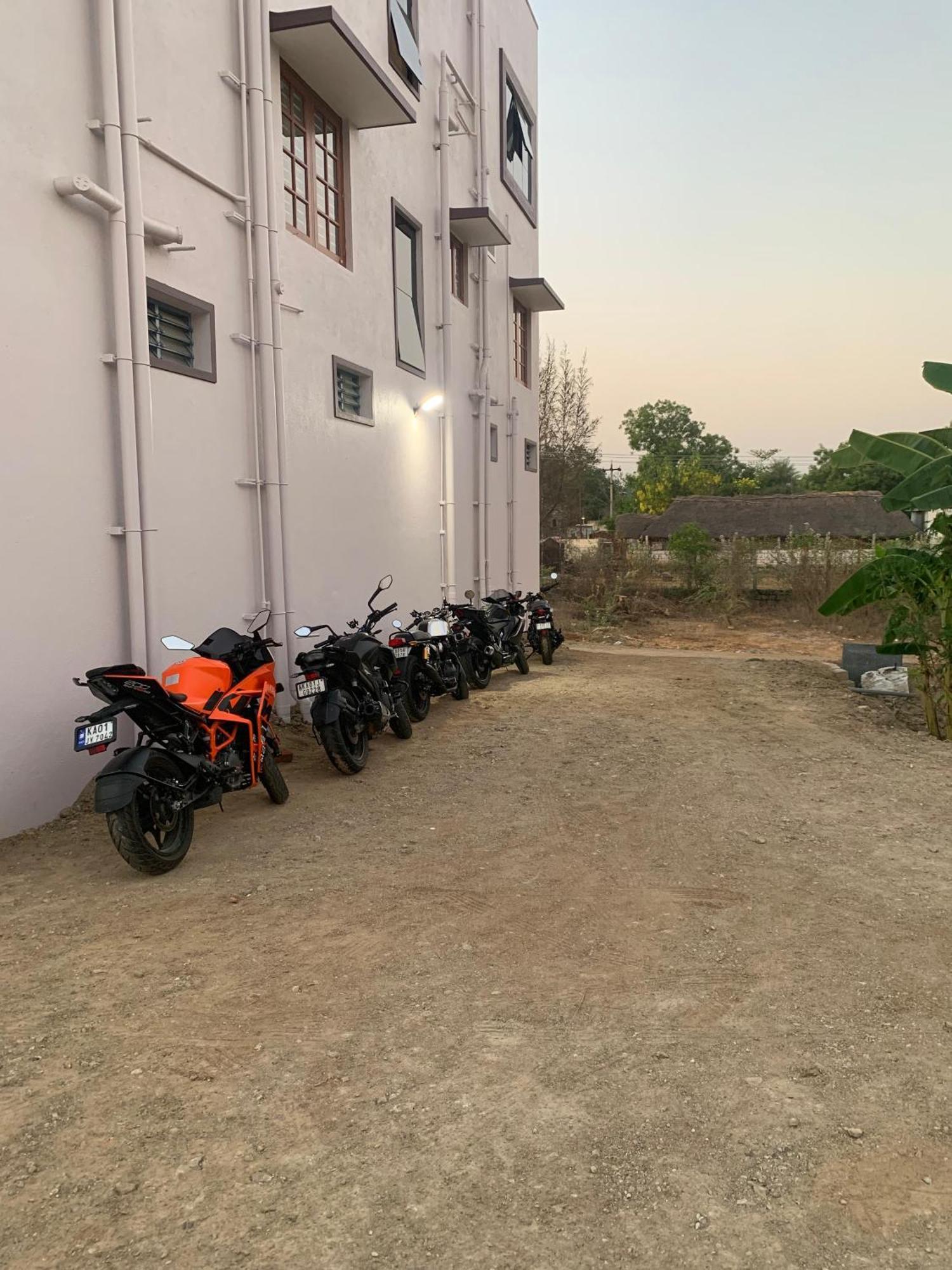 Om Lingeswaran Home Stay Tiruvannāmalai 외부 사진