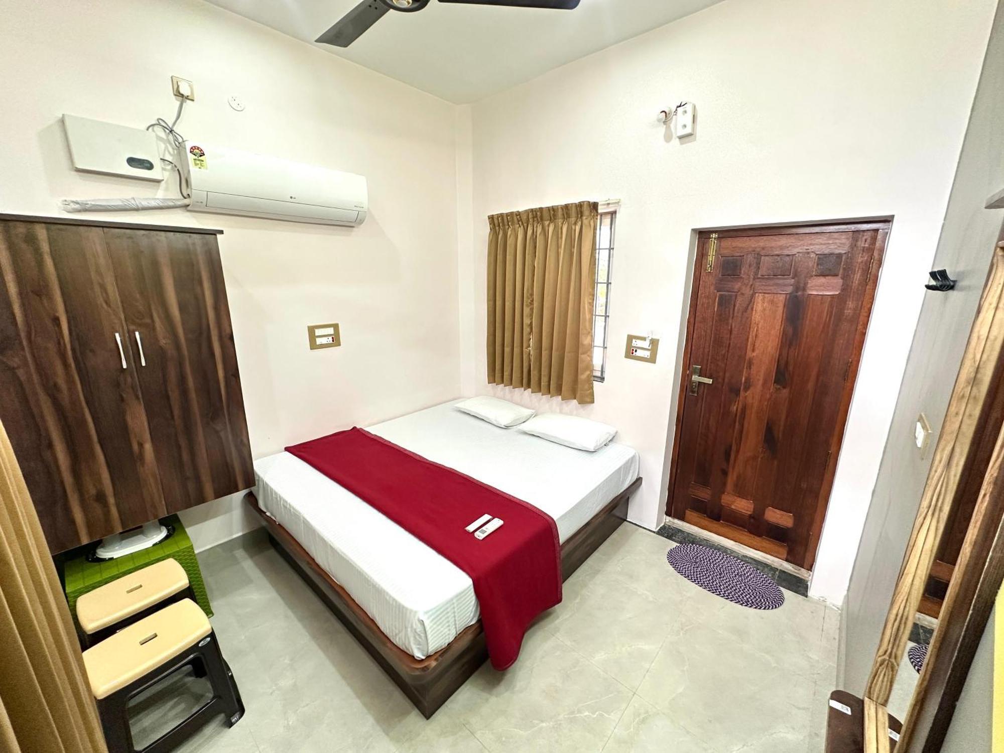 Om Lingeswaran Home Stay Tiruvannāmalai 외부 사진